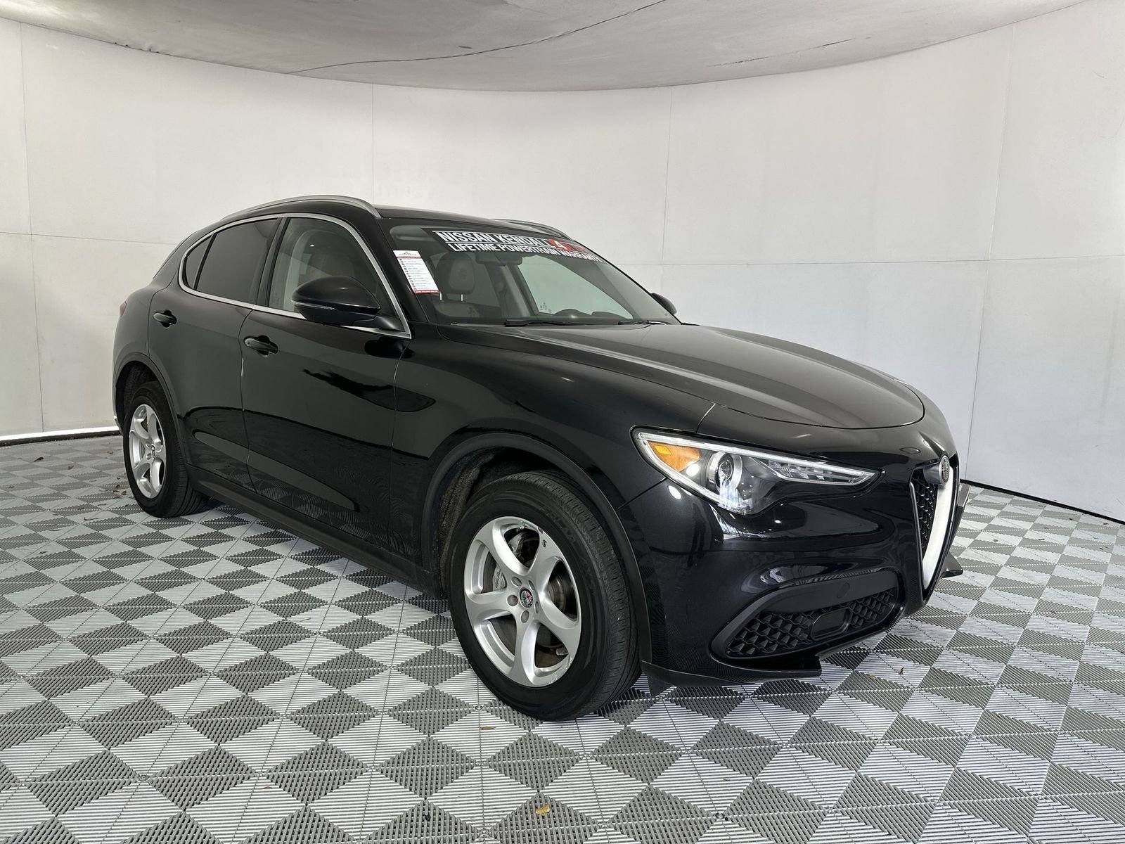 Used 2020 Black Alfa Romeo Base image 2