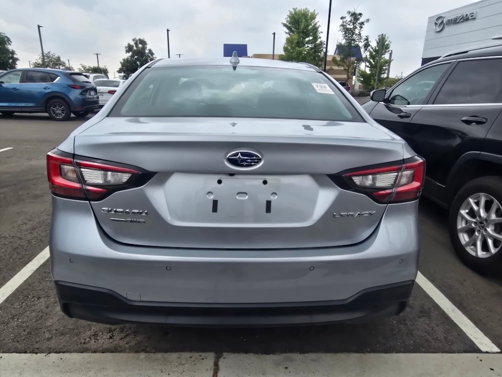 Used 2022 Ice Silver Metallic Subaru Limited image 4