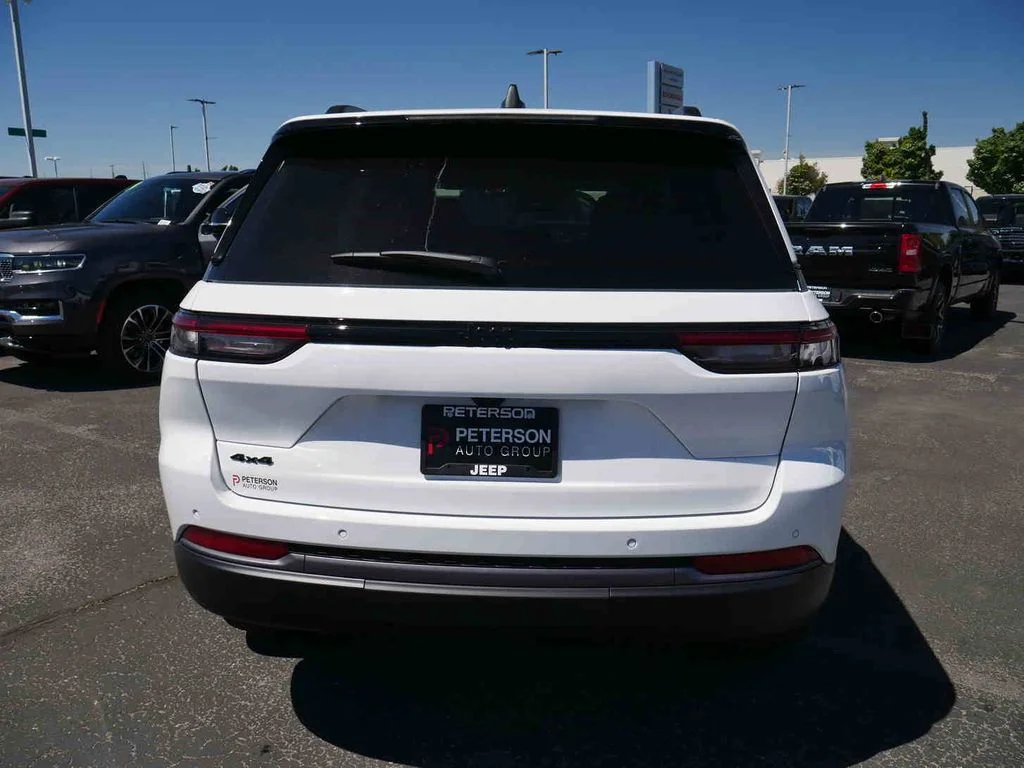 New 2026 White Jeep Altitude image 17