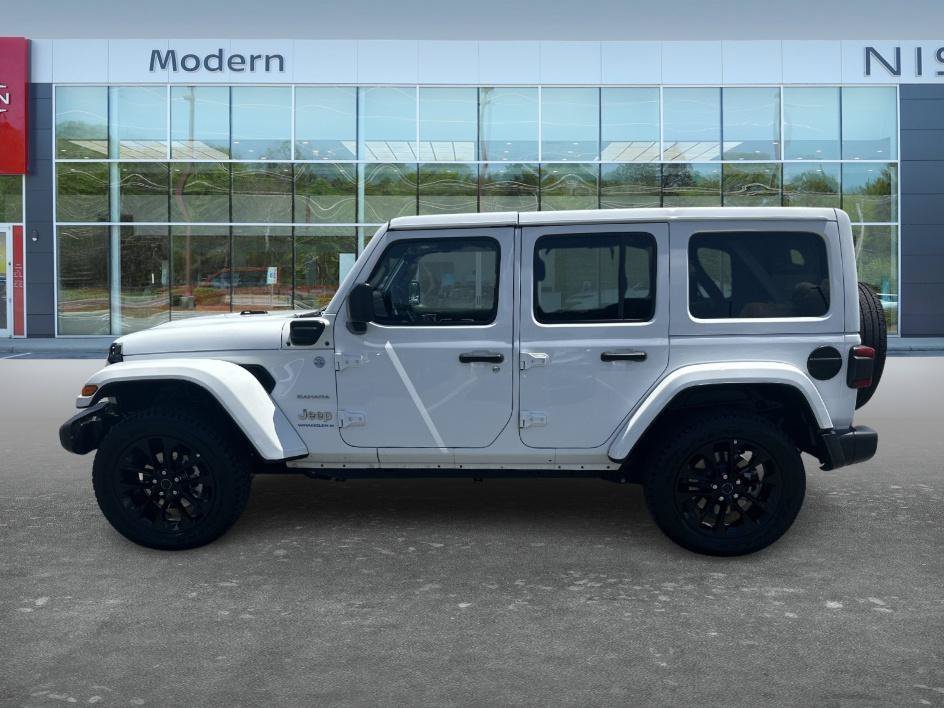 Used 2024 Bright White Clearcoat Jeep Sahara image 8