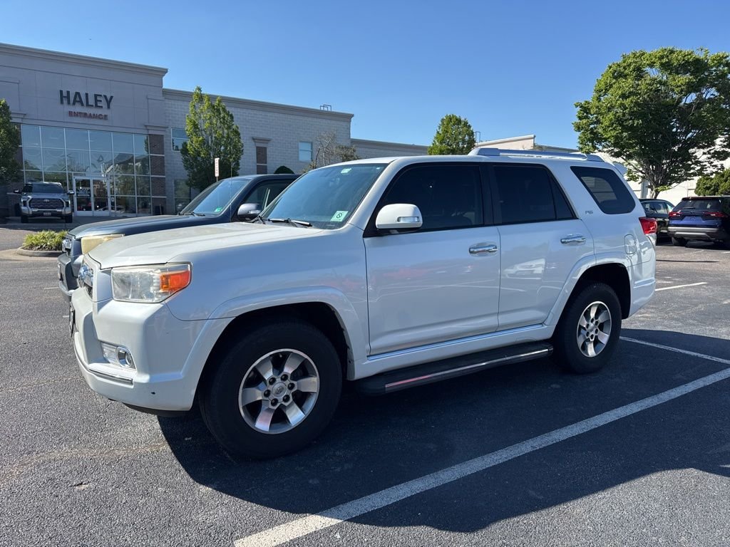 Used 2011 White Toyota SR5 image 4
