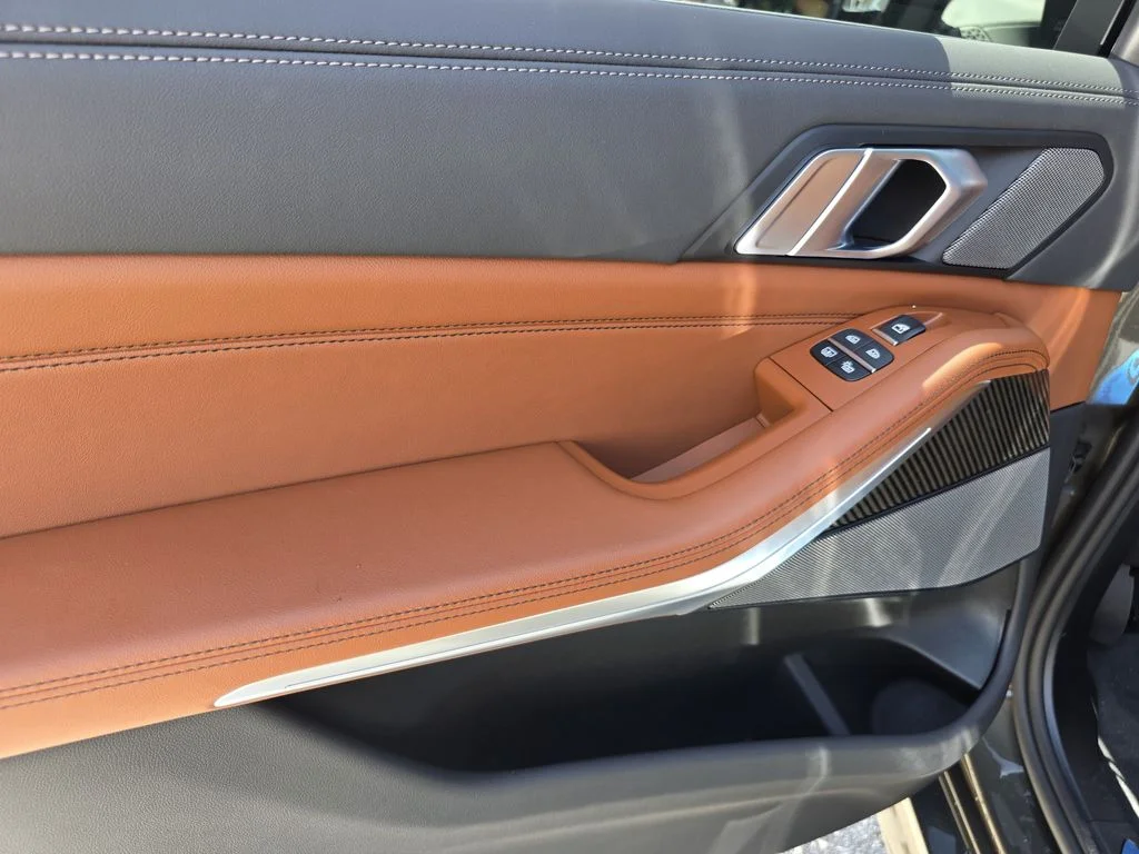 New 2027 Manhattan Green Metallic BMW M60i image 15