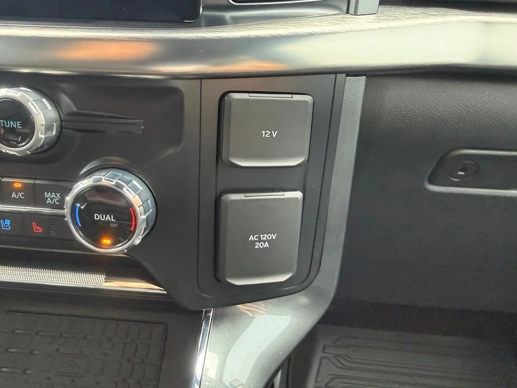 Used 2023 Black Ford Lariat image 32