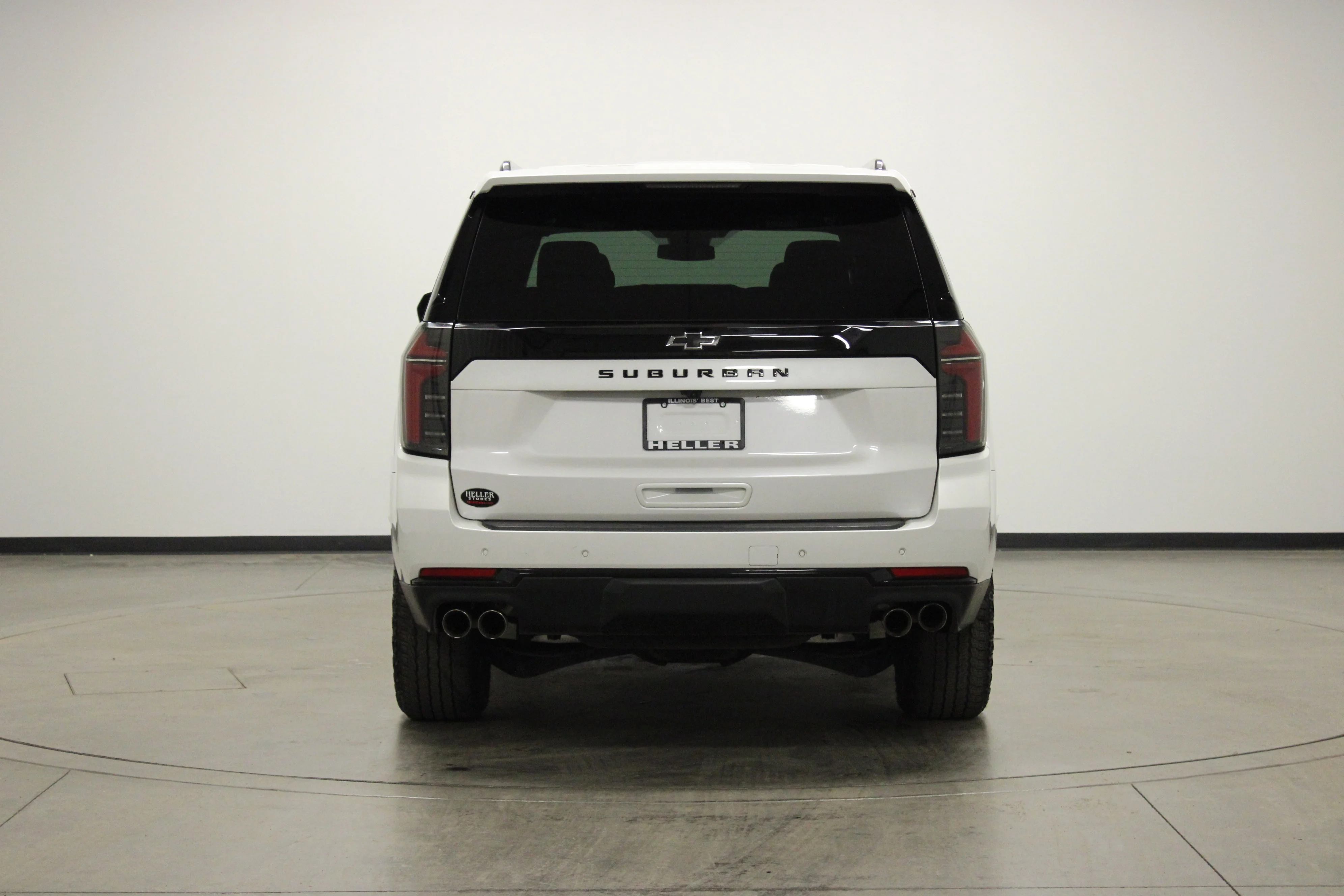 Used 2025 Iridescent Pearl Tricoat Chevrolet Z71 image 7