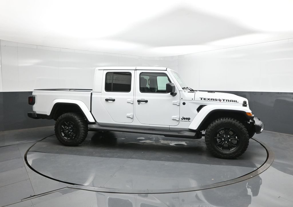 New 2026 Bright White Clearcoat Jeep Texas Trail image 15