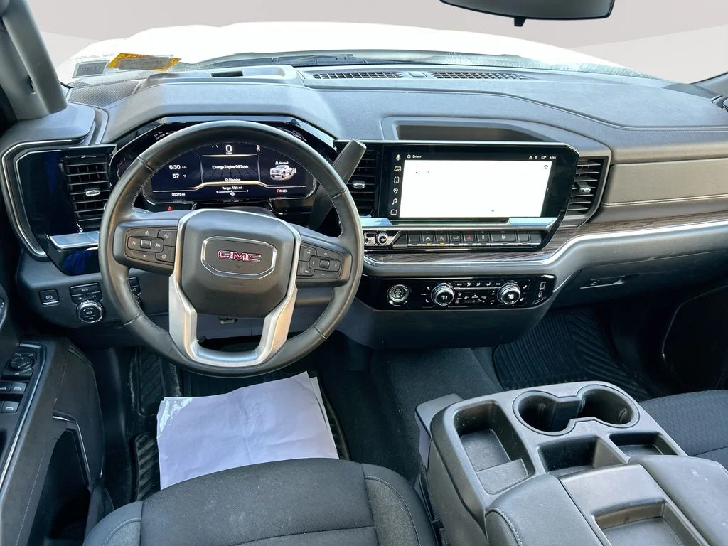 Used 2024 White GMC Elevation image 26