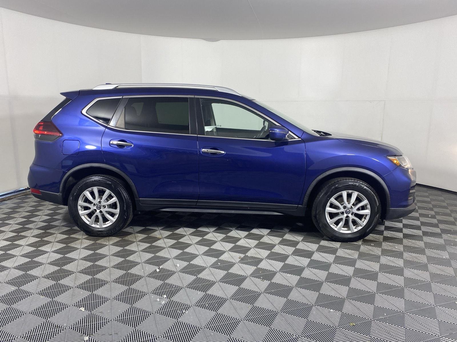Used 2019 Caspian Blue Metallic Nissan SV image 10