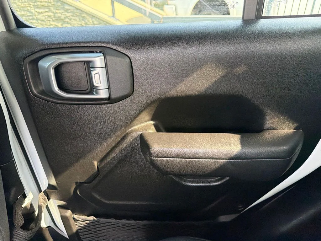 Used 2024 White Jeep Willys image 14