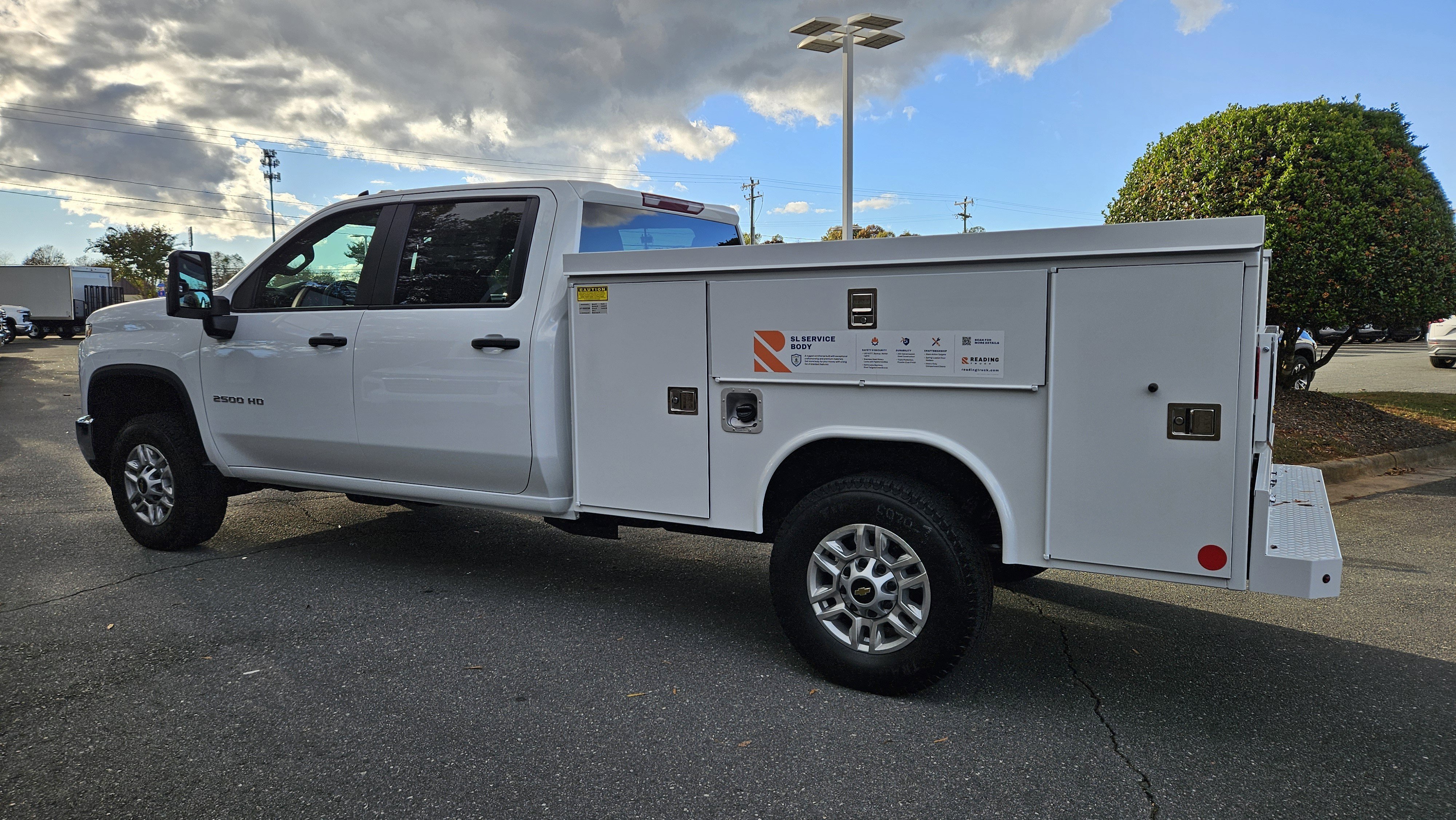 New 2026 Summit White Chevrolet WT image 3
