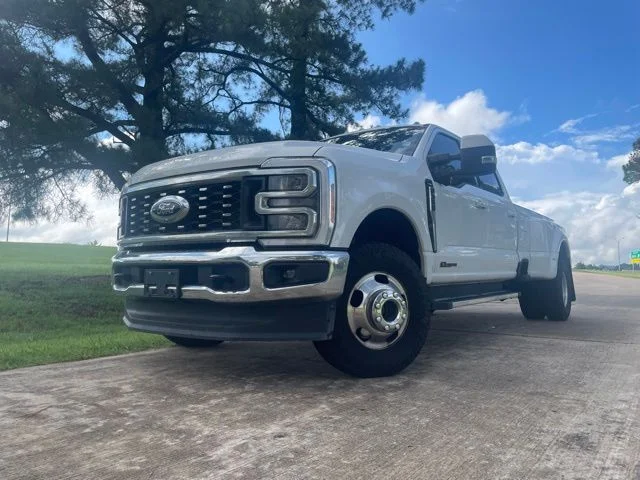 Used 2023 White Ford Lariat image 2