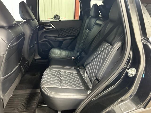 Used 2024 Black Diamond Mitsubishi SEL image 17