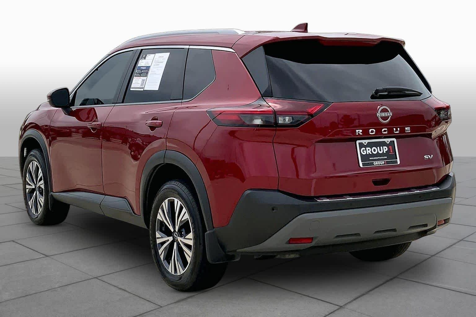 Used 2022 Scarlet Ember Tintcoat Nissan SV image 12