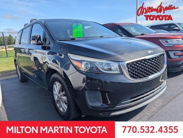 2017 Kia Sedona LX's photo