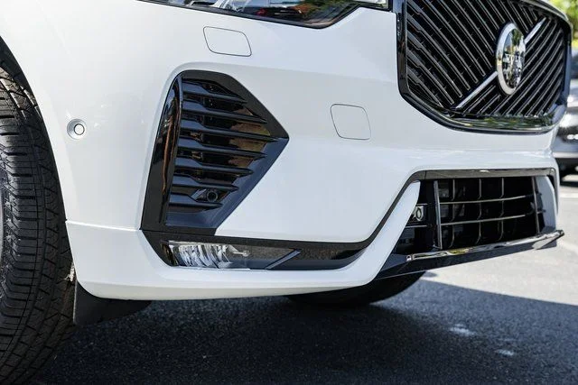 New 2026 Crystal White Volvo Plus image 12