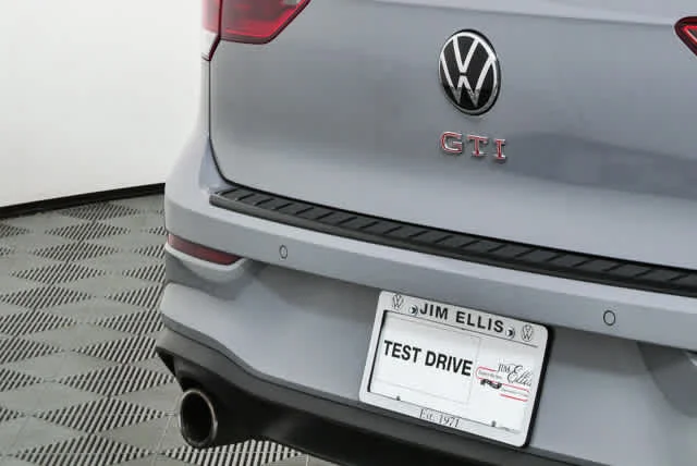 Certified Used 2022 Moonstone Gray Volkswagen SE image 34