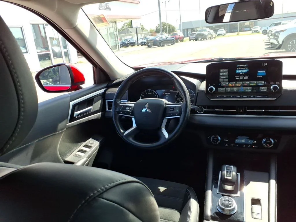 Used 2024 Red Mitsubishi SE image 16