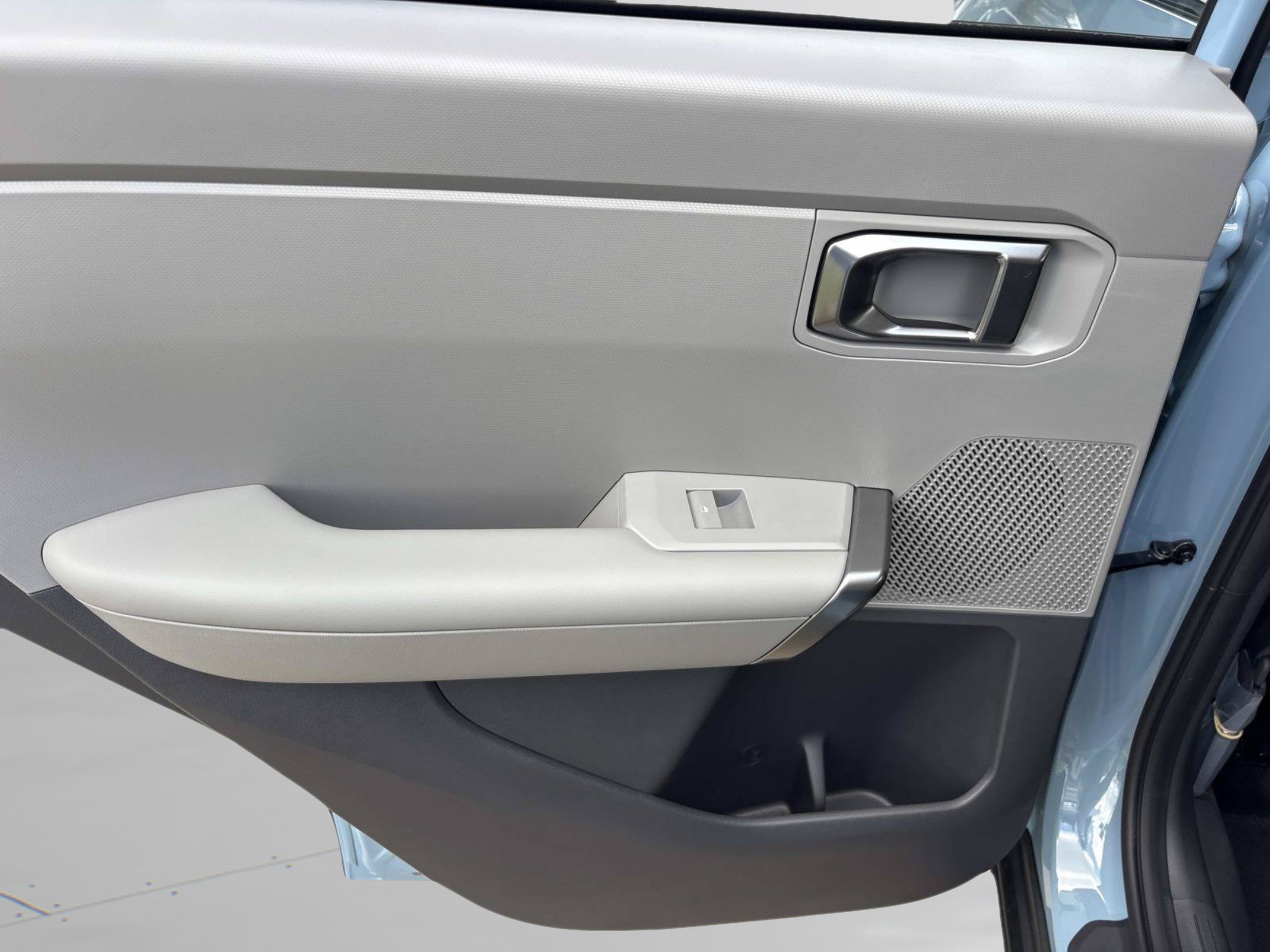 New 2027 Frost Blue / Black Roof Kia S image 14