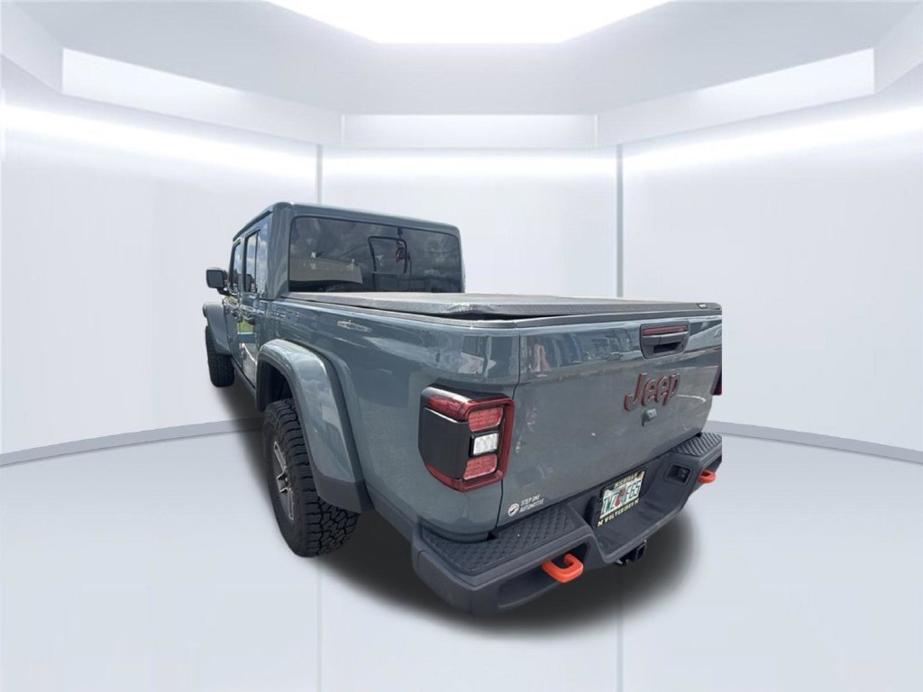 Used 2025 Gray Jeep Mojave image 5