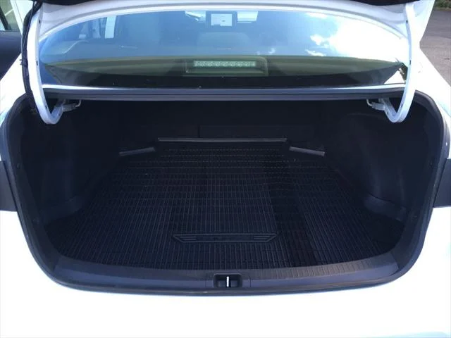Certified Used 2025 WIND CHILL PEARL Toyota  image 32