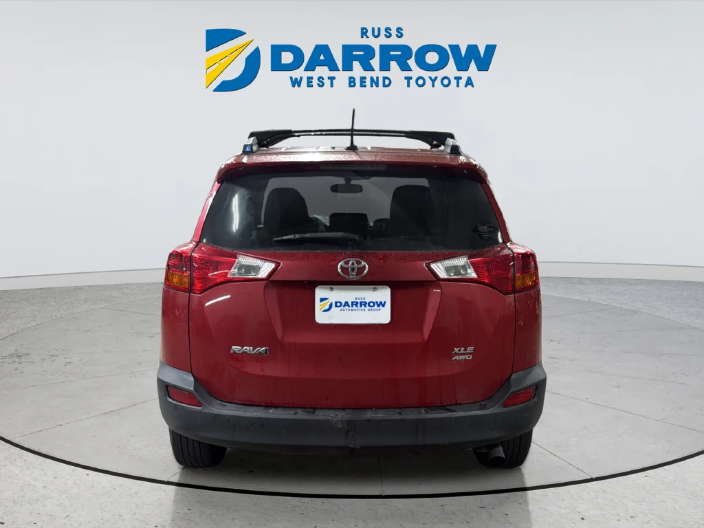 Used 2015 Red Toyota XLE image 4
