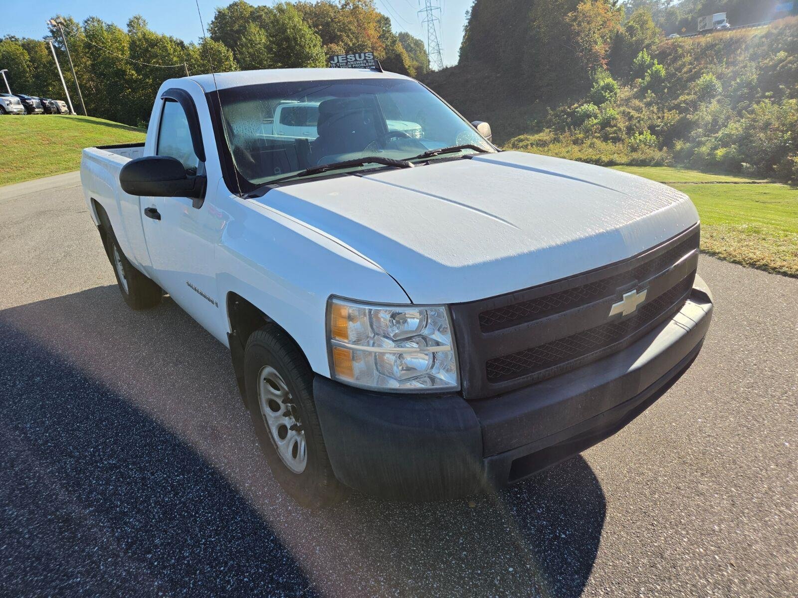 Used 2008 SUMMIT WHITE Chevrolet Work Truck image 3