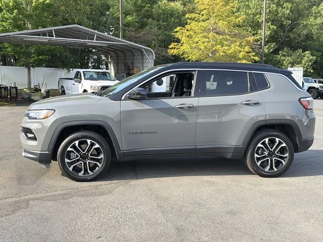 Used 2024 Gray Jeep Limited image 10