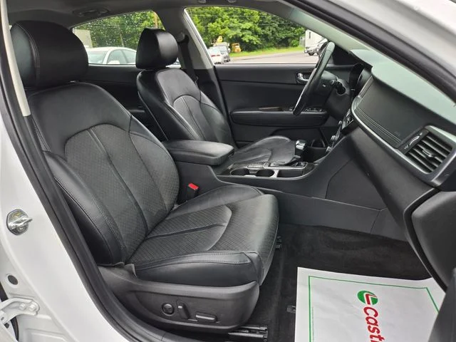 Used 2018 White Kia EX image 22