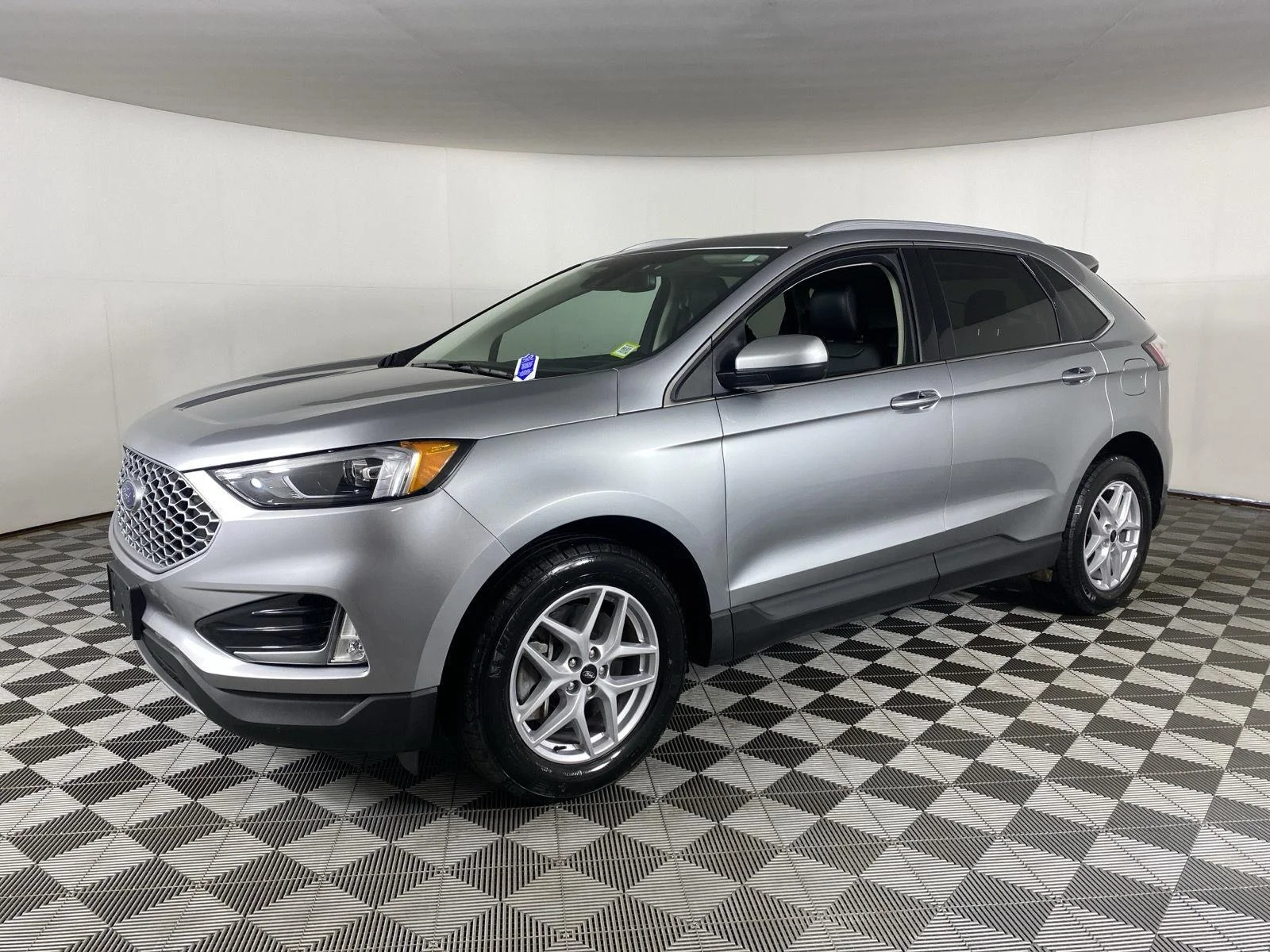 Used 2024 Iconic Silver Ford SEL image 6