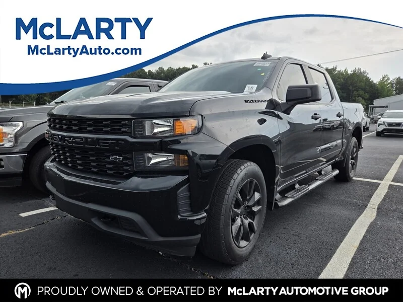 Used 2022 Black CHEVROLET CUSTOM image 1