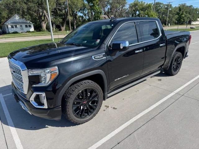 Used 2019 Black GMC Denali image 1