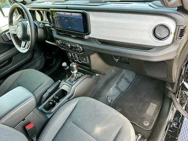 Used 2024 Black Jeep Sahara image 30
