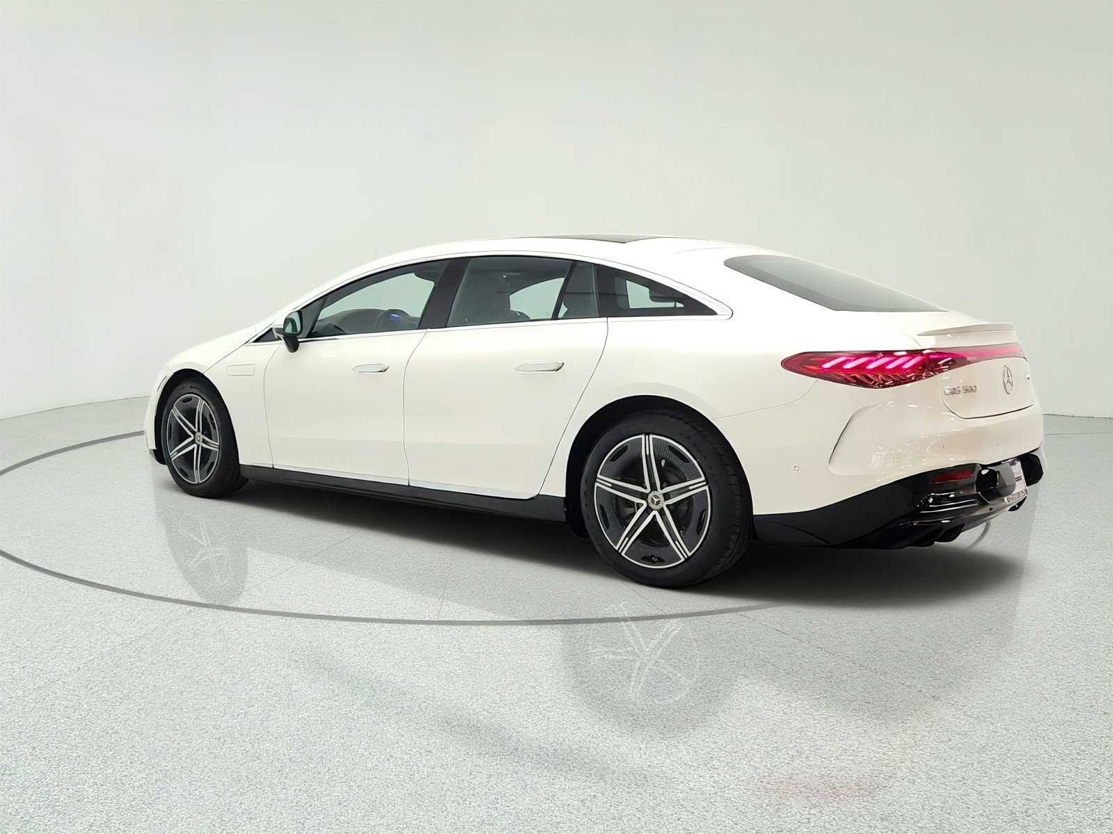 Used 2022 MANUFAKTUR Diamond White Mercedes-Benz EQS 580 4MATIC® Sedan image 7