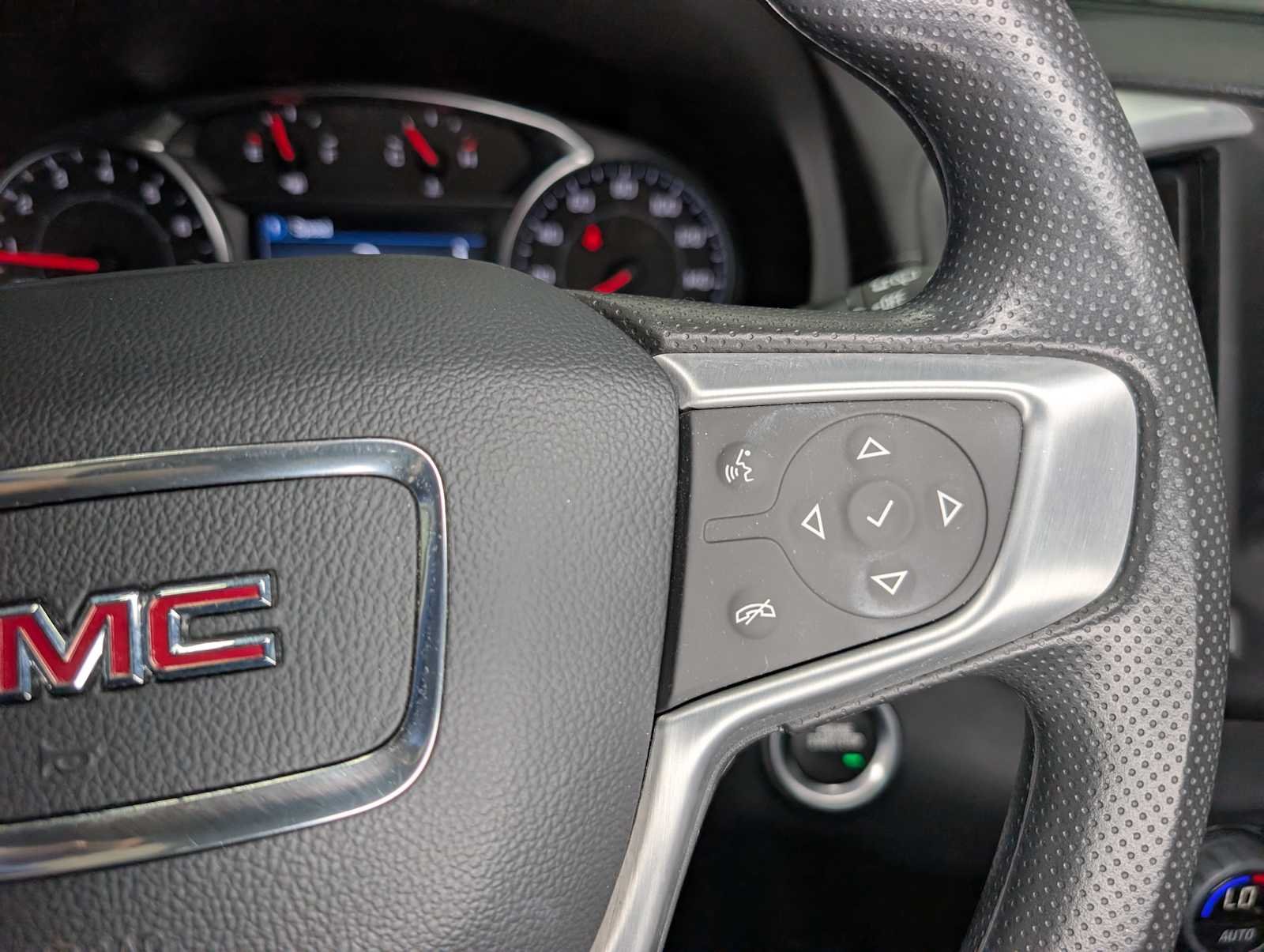 Used 2023 Summit White GMC SLE image 30