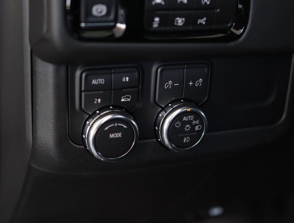 2026 GMC Yukon Denali - Photo 11