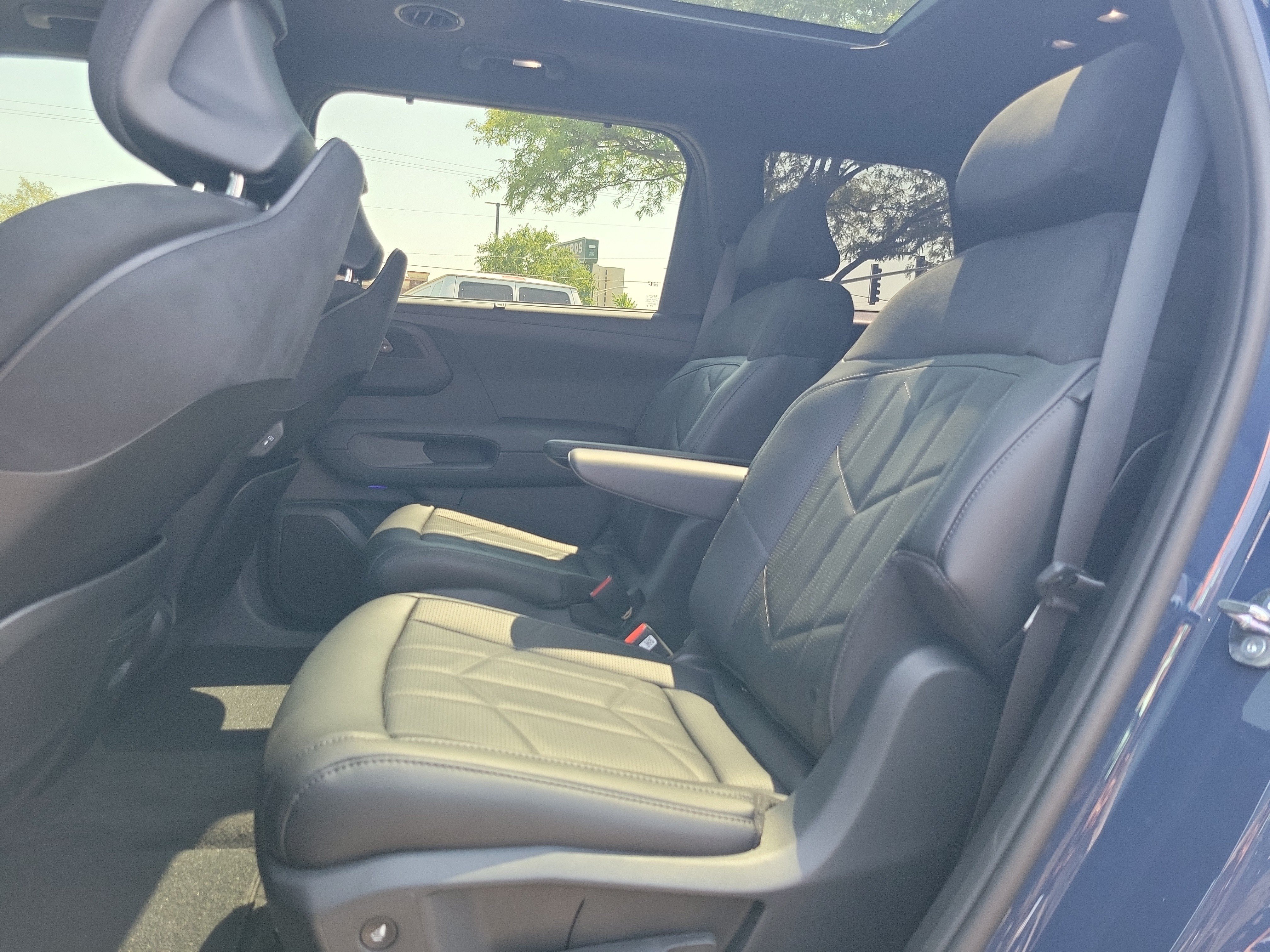 Used 2027 Midnight Lake Blue Kia X-Line SX-Prestige image 13