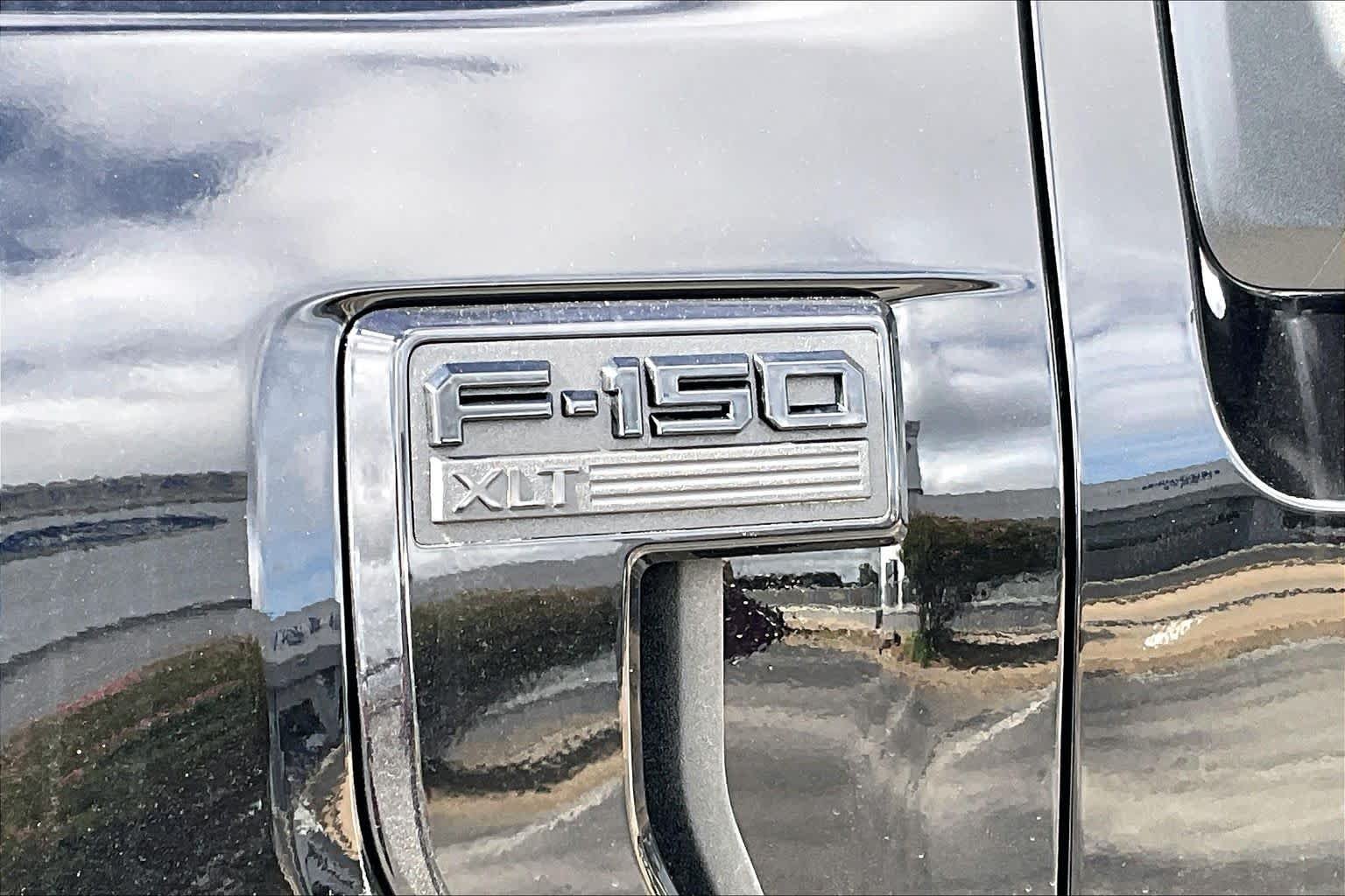 New 2026 Agate Black Metallic Ford XLT image 14