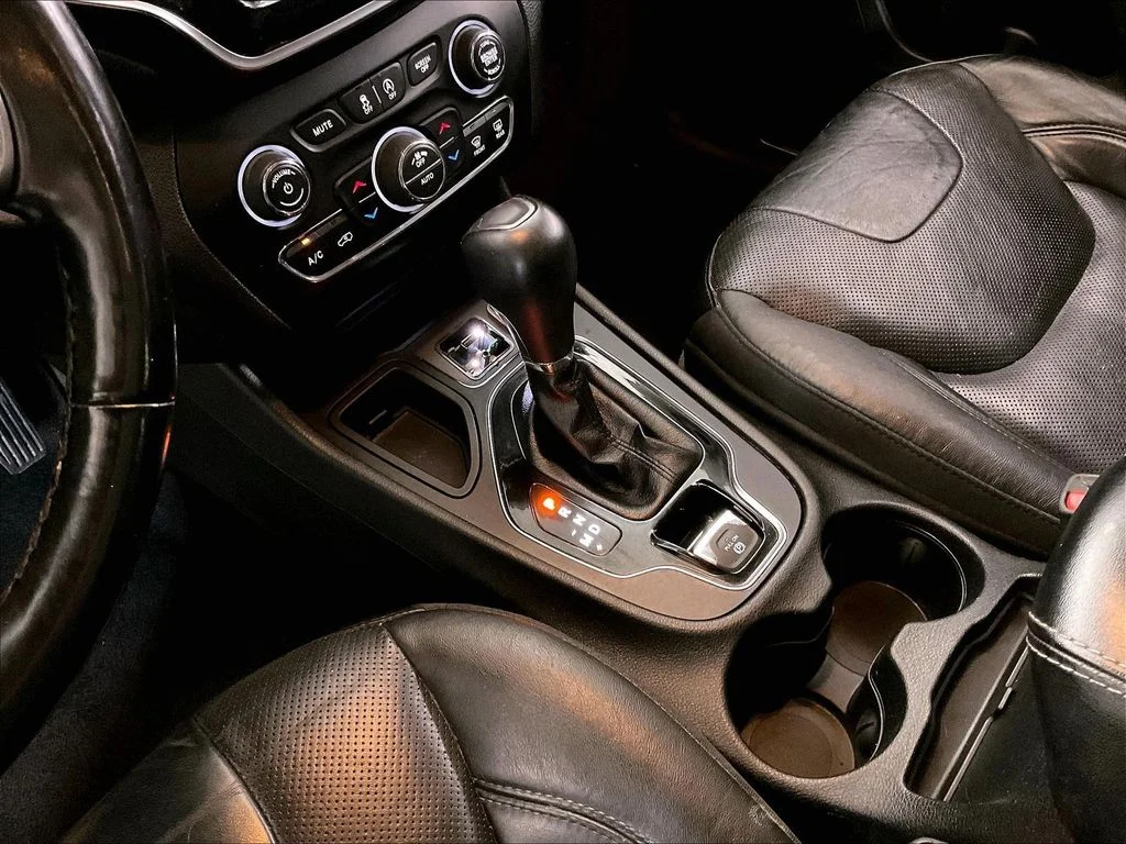 Used 2020 Blue Jeep Limited image 20