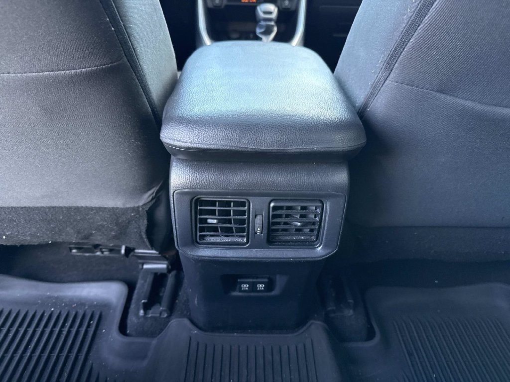 Used 2021  Toyota XLE image 19