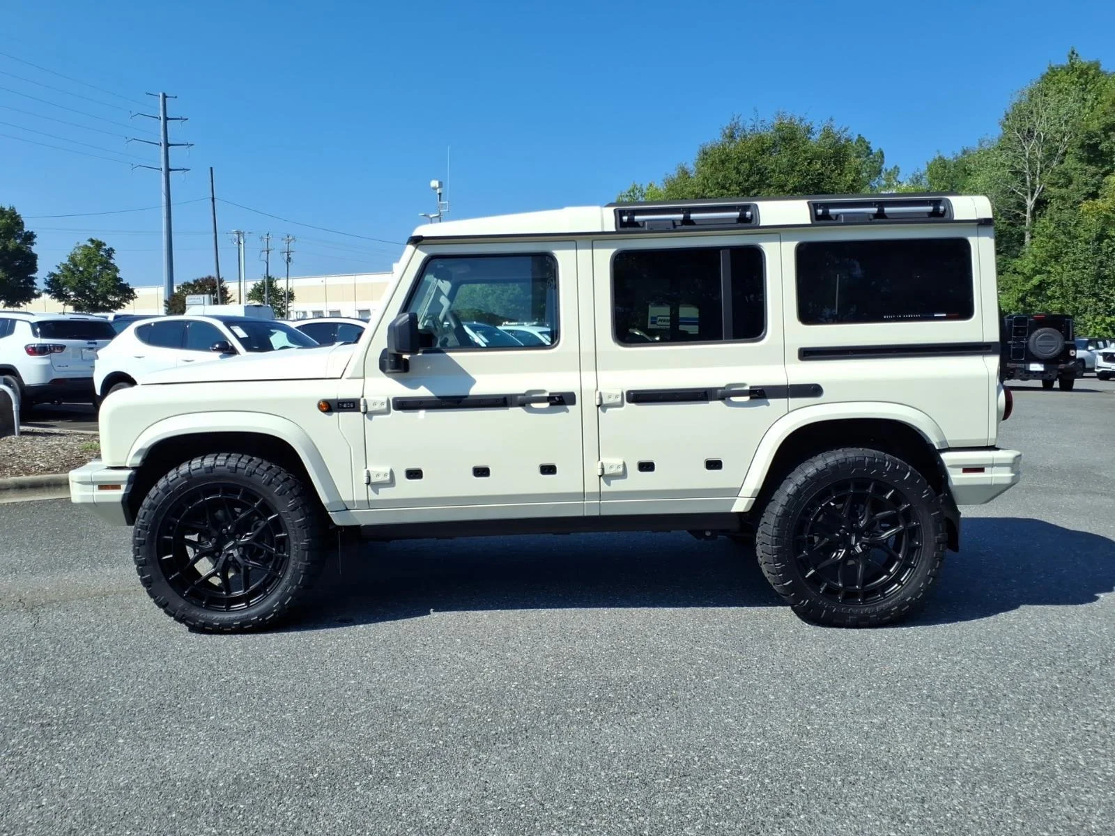 New 2025 Scottish White INEOS Fieldmaster Edition *Monopaint Pkg**Vossen 22" Wheels* image 3