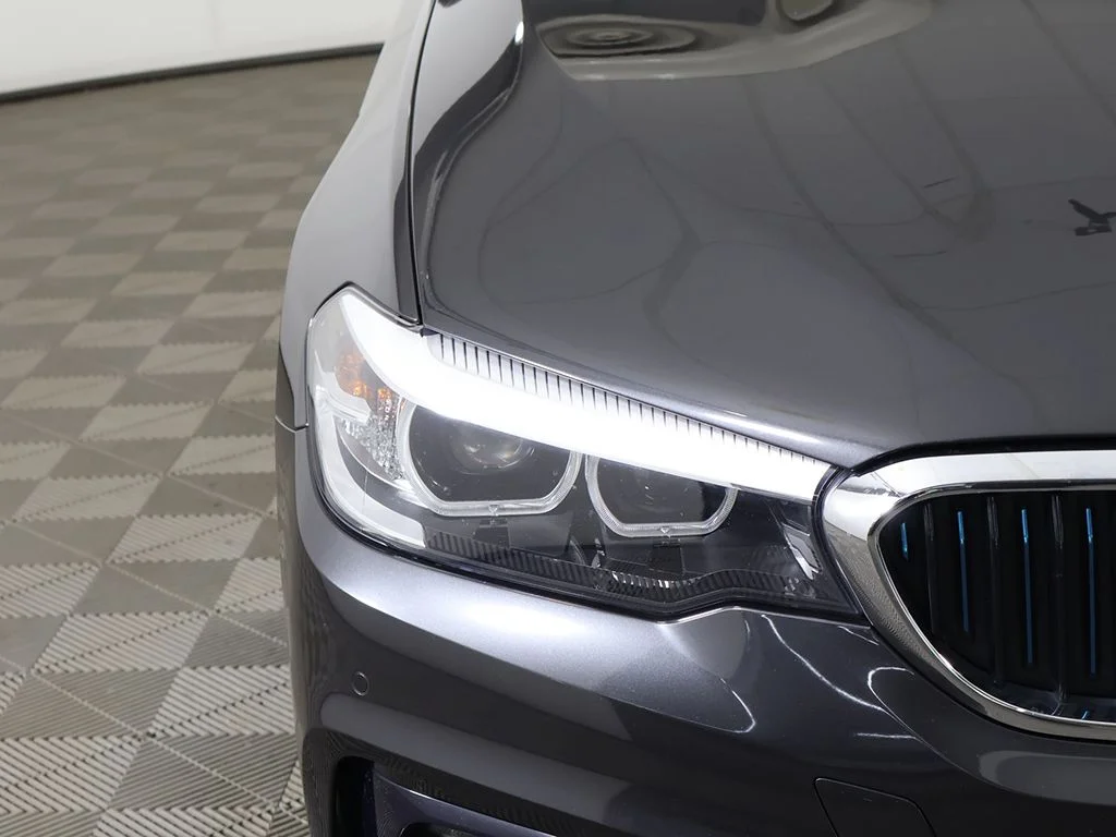 Used 2018 Dark Graphite BMW 530e xDrive iPerformance image 15