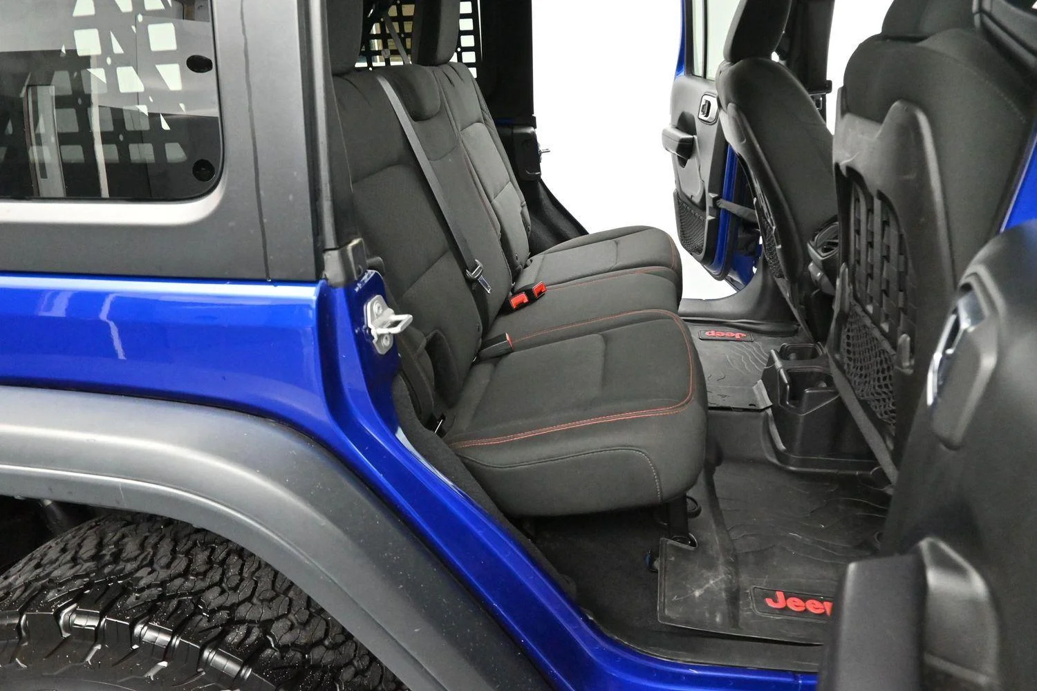 Used 2018 Ocean Blue Metallic Clearcoat Jeep Rubicon image 29