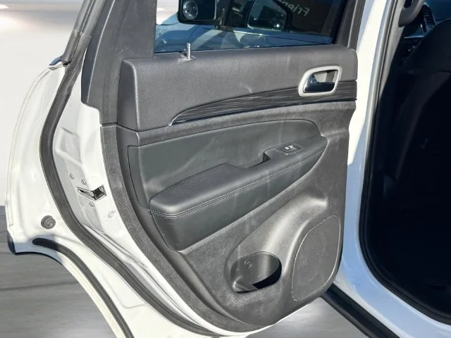 Used 2022 White Jeep Limited image 18