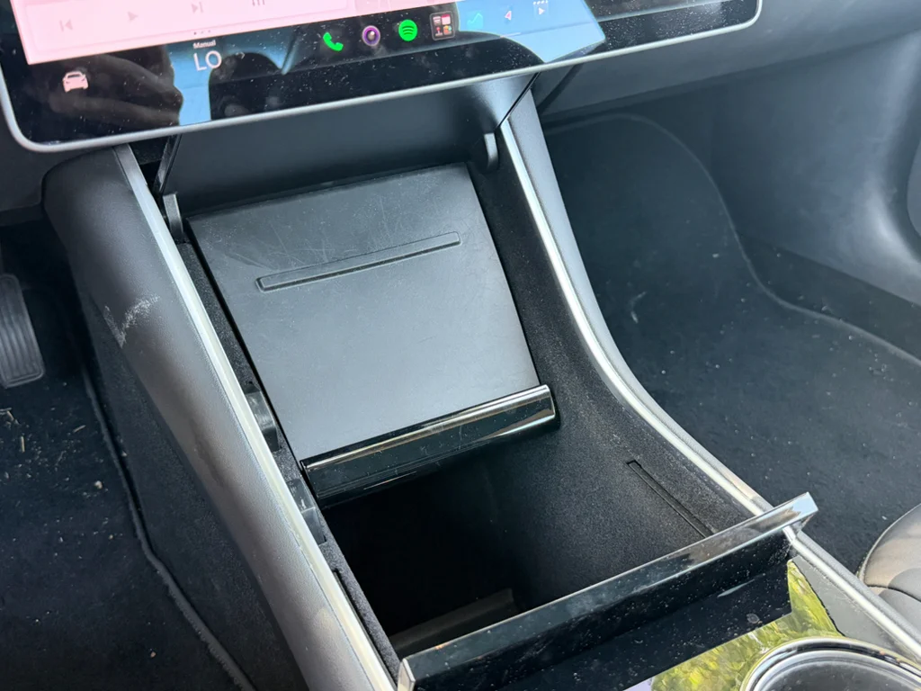 Used 2020  Tesla Standard Range image 22