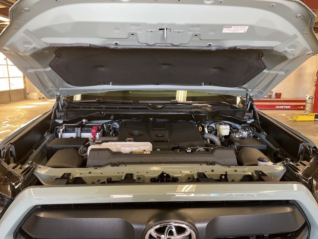 2026 Toyota Tundra SR5 - Photo 36