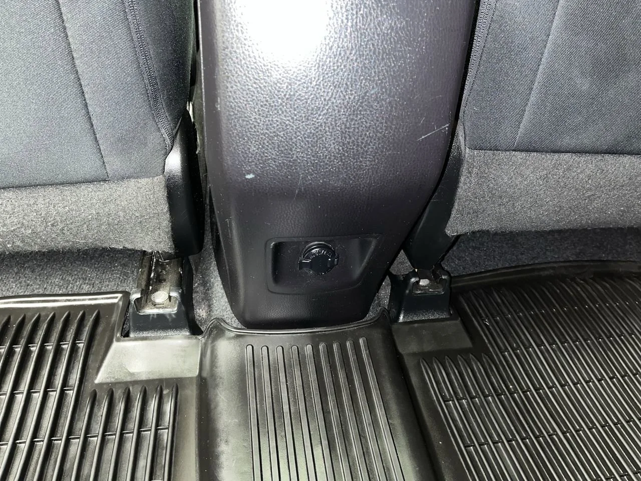 Used 2016 Gray Toyota XLE image 12