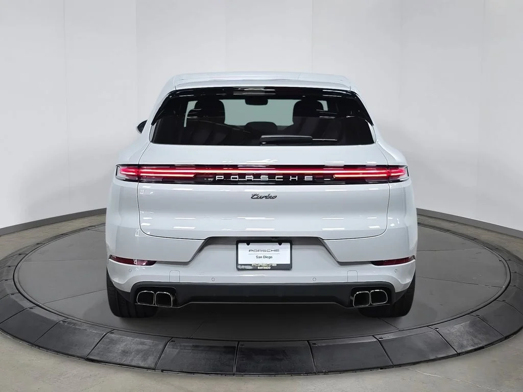 2025 Porsche Cayenne Turbo E-Hybrid - Photo 6
