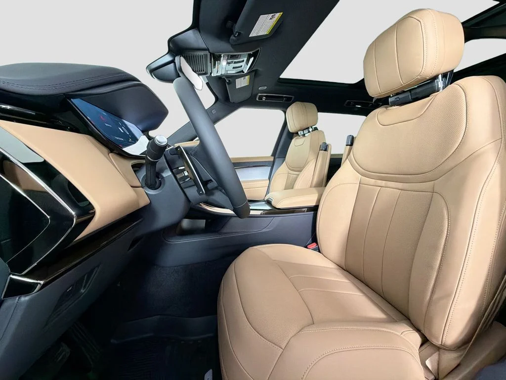 New 2027 Fuji White Land Rover SE image 22