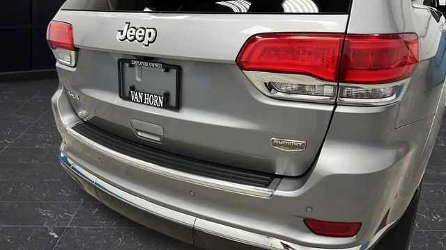 Used 2020 Billet Silver Metallic Jeep Summit image 41