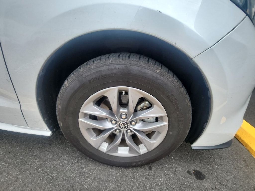 Used 2023 Pearl Toyota XLE image 7