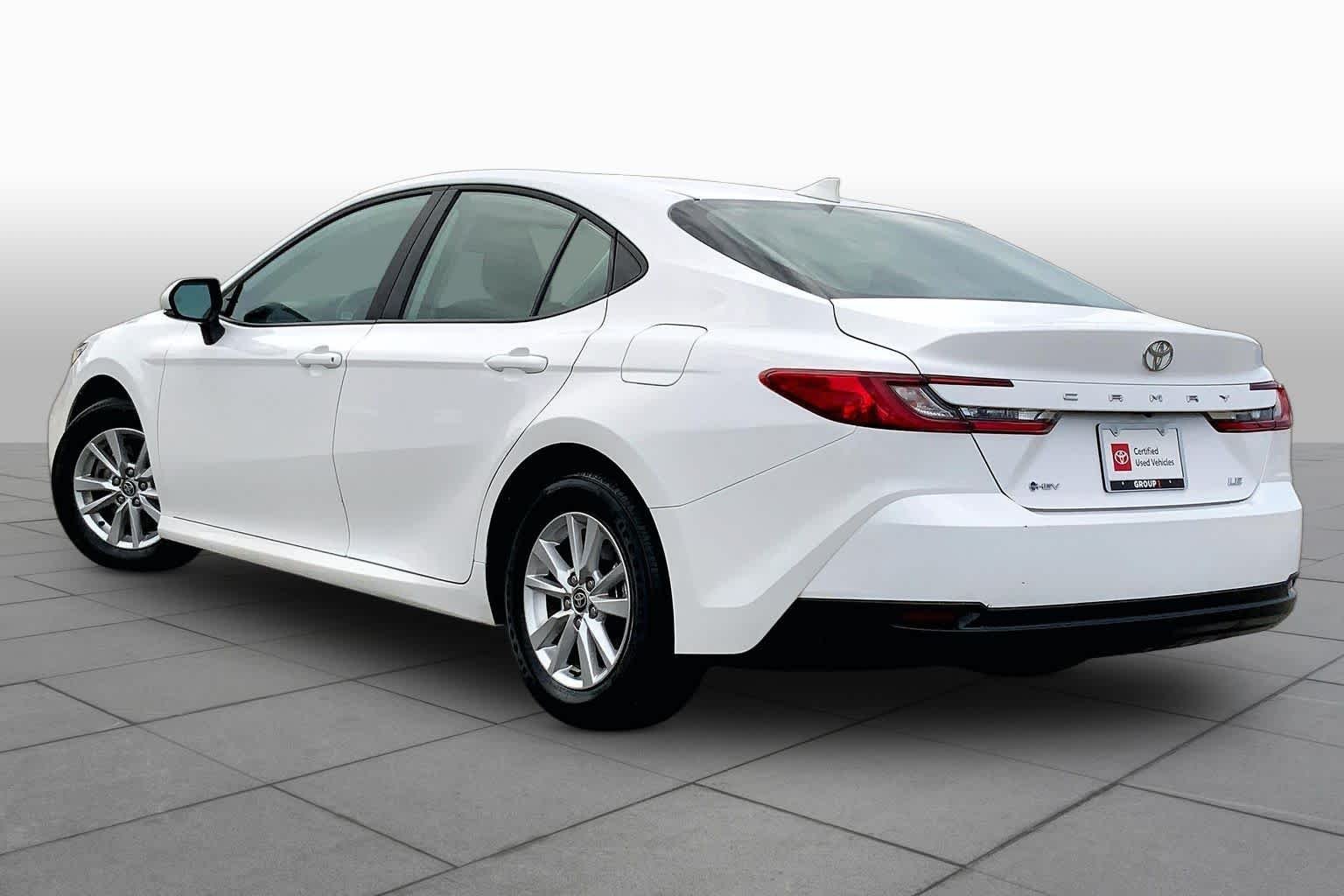 Used 2025 Ice Cap Toyota LE image 12